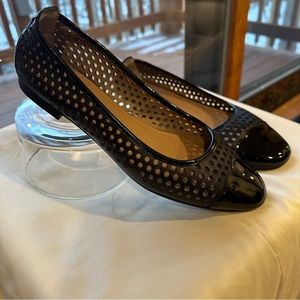 Bettye Muller Women's Janae Soft Nappa Leather Flat Shoe